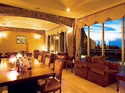 Hotel Neu Schloss Otaru 3*,